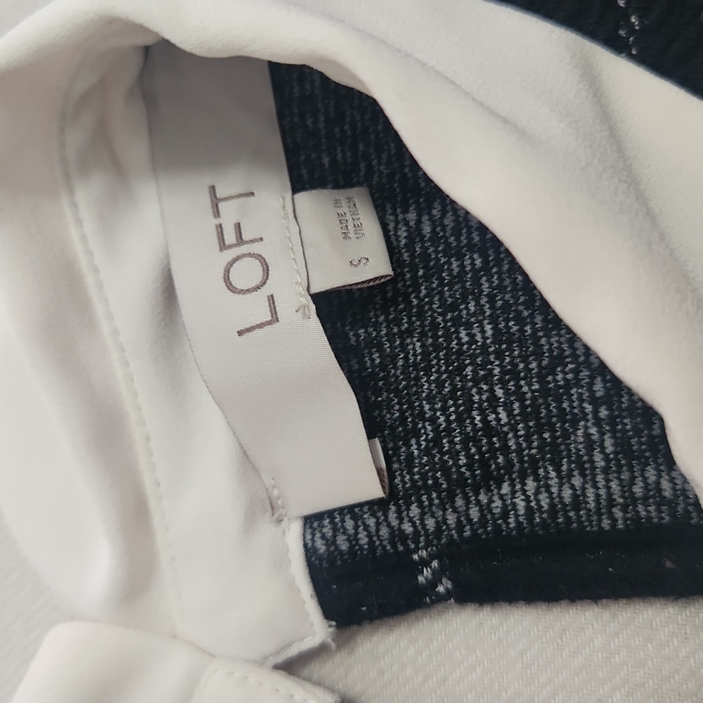 LOFT Sweater - Picture 2 of 6